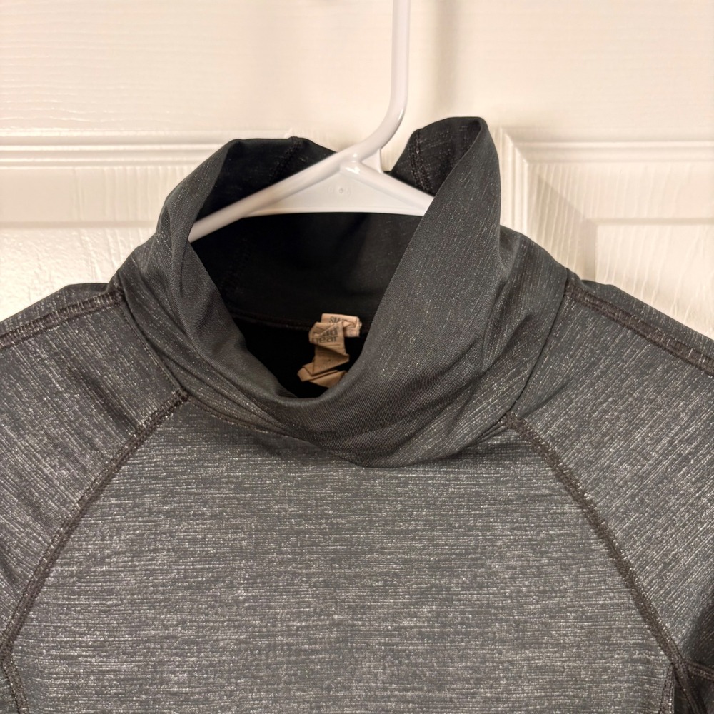 Under Armour ColdGear Top Women's S‎ Black Turtleneck Pullover Base Layer - Picture 2 of 8